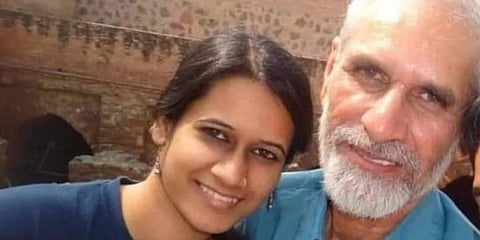 ನತಾಶಾ ನರ್ವಾಲ್ ಹಾ00ಗೂ ಅವರ ತಂದೆ ಮಹವೀರ್ ನರ್ವಾಲ್