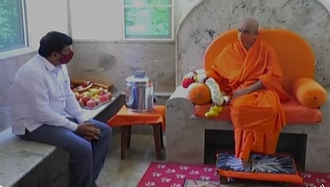 ರಾಮನಗರದ ಅರ್ಚಕರಹಳ್ಳಿ ಬಿಜಿಎಸ್ ಶಾಖಾ ಮಠದಲ್ಲಿ ನಿರ್ಮಲಾನಂದನಾಥ ಸ್ವಾಮೀಜಿಗಳನ್ನು ಭೇಟಿ ಮಾಡಿ ಮಾತುಕತೆ ನಡೆಸಿದ ಸಿ ಪಿ ಯೋಗೇಶ್ವರ್
