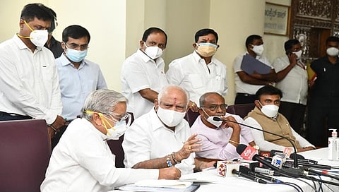 ಬಿಮ್ಸ್ ನಲ್ಲಿ ನಿನ್ನೆ ಸಂಪುಟ ಸಹೋದ್ಯೋಗಿಗಳೊಂದಿಗೆ ಸಭೆ ನಡೆಸಿದ ಮುಖ್ಯಮಂತ್ರಿ ಯಡಿಯೂರಪ್ಪ