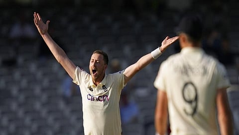 ಒಲಿ ರಾಬಿನ್ಸನ್