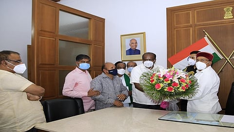 ರಾಜ್ಯಪಾಲರನ್ನು ಭೇಟಿಯಾದ ಜೆಡಿಎಸ್ ಮುಖಂಡರು
