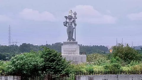 ಬೇಗೂರು ಕೆರೆಯಲ್ಲಿ ಸ್ಥಾಪಿಸಿರುವ ಶಿವ