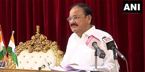 ರಾಜಭವನದಲ್ಲಿ ವೆಂಕಯ್ಯನಾಯ್ಡು