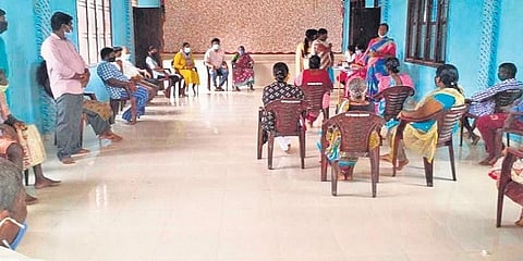 ಉಡುಪಿಯಲ್ಲಿ ನಡೆಸಲಾದ ಲಸಿಕಾ ಅಭಿಯಾನದಲ್ಲಿ ಪಾಲ್ಗೊಂಡಿರುವ ಜನರು