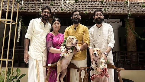 ತಮ್ಮ ಮುದ್ದಿನ ಸಾಕುನಾಯಿಗಳೊಂದಿಗೆ ಶೆಲ್ಲಿ ಮತ್ತು ಕುಟುಂಬಸ್ಥರು
