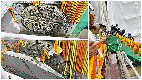 ಸುರಂಗ ಕೊರೆದು ಬಂದ ಊರ್ಜಾ ಯಂತ್ರವನ್ನು ವೀಕ್ಷಿಸಿದ ಸಿಎಂ ಬಸವರಾಜ ಬೊಮ್ಮಾಯಿ ಹಾಗೂ ಇತರರು