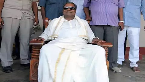 ಪಂಚೆಯಲ್ಲಿ ವಿಪಕ್ಷ ನಾಯಕ ಸಿದ್ದರಾಮಯ್ಯನವರ ಸಂಗ್ರಹ ಚಿತ್ರ