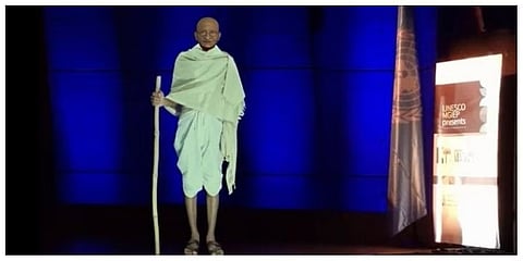 ವಿಶ್ವಸಂಸ್ಥೆ ಕಾರ್ಯಕ್ರಮದಲ್ಲಿ ಗಾಂಧಿ ಅವರ ಜೀವಂತ ಪ್ರಮಾಣದ ಹೊಲೊಗ್ರಾಮ್