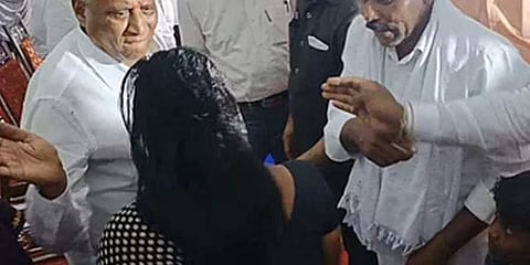 ಮಹಿಳೆಗೆ ಕಪಾಳ ಮೋಕ್ಷ ಮಾಡಿದ ಸೋಮಣ್ಣ