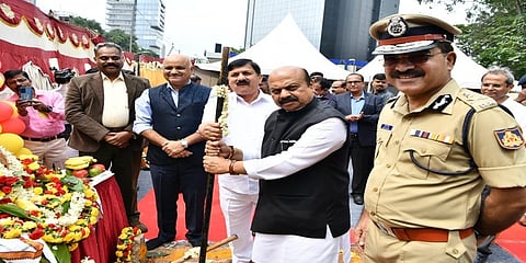 ಮುಖ್ಯಮಂತ್ರಿ ಬಸವರಾಜ ಬೊಮ್ಮಾಯಿಯವರು ಇಂದು ಬೆಂಗಳೂರಿನ ಕಬನ್ ಪಾರ್ಕ್ ಬಳಿ ಕೇಂದ್ರ ವಲಯದ ಉಪ ಪೊಲಿಸ್ ಆಯುಕ್ತರ ಕಚೇರಿ ನಿರ್ಮಾಣಕ್ಕೆ ಭೂಮಿ ಪೂಜೆ ನೆರವೇರಿಸಿದರು.