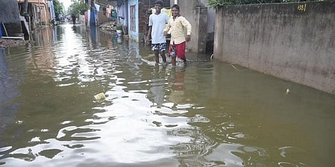 ಜತಾವೃತಗೊಂಡಿರುವ ರಸ್ತೆಗಳು