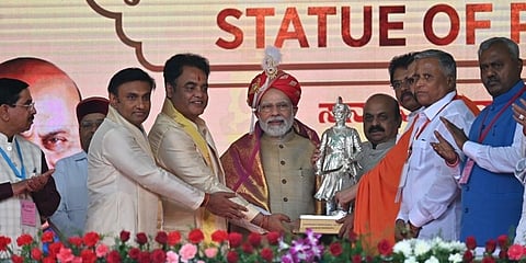 ಪ್ರಧಾನಿ ಮೋದಿಗೆ ಸಿಎಂ ಬೊಮ್ಮಾಯಿ ಮತ್ತು ಸಂಪುಟ ಸಹೋದ್ಯೋಗಿಗಳಿಂದ ಸನ್ಮಾನ