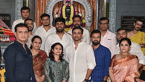 ಉತ್ತರಕಾಂಡ ಚಿತ್ರದ ಮುಹೂರ್ತ ಸಮಾರಂಭದಲ್ಲಿ ವಿಜಯ್ ಕಿರಗಂದೂರು, ಅಶ್ವಿನಿ ಪುನೀತ್ ರಾಜ್ಕುಮಾರ್ ಮತ್ತು ಚಿತ್ರ ತಂಡ.