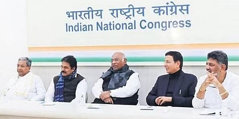 ದೆಹಲಿಯಲ್ಲಿ ನಡೆದ ಸಭೆಯಲ್ಲಿ ಕಾಂಗ್ರೆಸ್ ನಾಯಕರು.