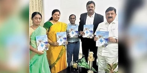 ಕೈಪಿಡಿ ಬಿಡುಗಡೆ ಮಾಡಿದ ಗೃಹ ಸಚಿವ ಆರಗ ಜ್ಞಾನೇಂದ್ರ