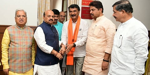 ಎಂಕೆ ಪ್ರಾಣೇಶ್ ಅವರೊಂದಿಗೆ ಸಿಎಂ ಬೊಮ್ಮಾಯಿ