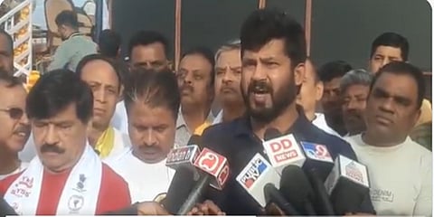 ಮಾಧ್ಯಮ ಪ್ರತಿನಿಧಿಗಳ ಮುಂದೆ ಮಾತನಾಡುವ ವೇಳೆ ಅಸಮಾಧಾನ ಬಹಿರಂಗ