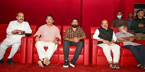 ಚಾರ್ಲಿ ಸಿನಿಮಾ ವೀಕ್ಷಿಸಿದ ಬೊಮ್ಮಾಯಿ