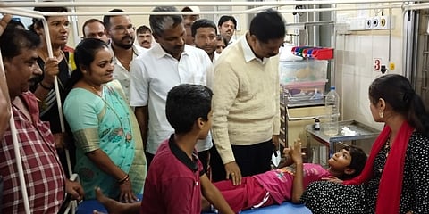 ಆಸ್ಪತ್ರೆಗೆ ಭೇಟಿ ನೀಡಿ ಮಕ್ಕಳ ಆರೋಗ್ಯ ವಿಚಾರಿಸಿದ ಶಾಸಕ ಹಾಲಪ್ಪ