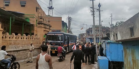 ಮಸೀದಿಯ ಸುತ್ತಮುತ್ತ ಪೊಲೀಸರ ಬಿಗಿ ಬಂದೋಬಸ್ತ್