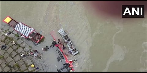 ನದಿಗೆ ಬಿದ್ದ ಬಸ್