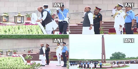 ಹುತಾತ್ಮ ಯೋಧರಿಗೆ ರಾಜನಾಥ್ ಸಿಂಗ್ ಗೌರವ ನಮನ