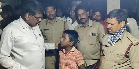 ಕೊಳವೆ ಬಾವಿಯಿಂದ ಸುರಕ್ಷಿತವಾಗಿ ರಕ್ಷಿಸಲಾದ ಬಾಲಕ ಜಸ್ವಂತ್