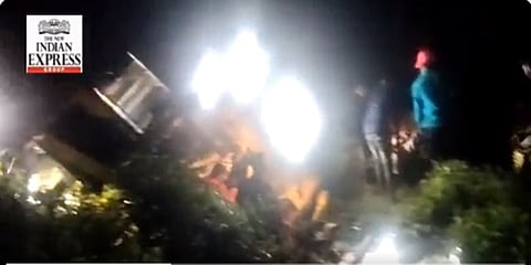 ಹಾವೇರಿಯಲ್ಲಿ ಖಾಸಗಿ ಬಸ್ ಅಪಘಾತದ ನಂತರದ ದೃಶ್ಯ