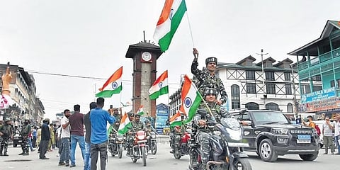 ಲಾಲ್ ಚೌಕ್ ನಲ್ಲಿ ತಿರಂಗ