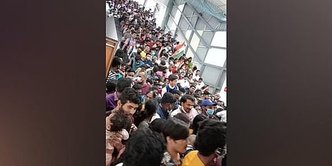 ಬೆಂಗಳೂರಿನ ಮೆಟ್ರೊ ನಿಲ್ದಾಣವೊಂದರಲ್ಲಿ ಪ್ರಯಾಣಿಕರು ತುಂಬಿದ್ದ ದೃಶ್ಯ.