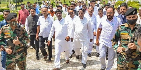ತಮ್ಮ ಶಾಸಕರೊಂದಿಗೆ ವಿಶ್ವಾಸಮತ ಯಾಚಿಸಲು ಬಂದ ಮುಖ್ಯಮಂತ್ರಿ ಹೇಮಂತ್ ಸೋರೆನ್