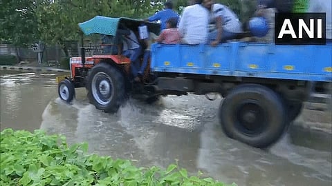 ಟ್ರಾಕ್ಟರ್ ಆಶ್ರಯಿಸಿದ ಟೆಕಿಗಳು