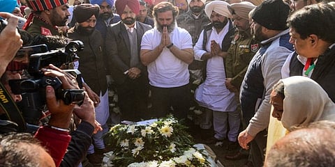 ಸಂತೋಖ್ ಸಿಂಗ್ ಚೌಧರಿ ಪಾರ್ಥಿವ ಶರೀರಕ್ಕೆ ನಮನ ಸಲ್ಲಿಸಿದ ರಾಹುಲ್ ಗಾಂಧಿ