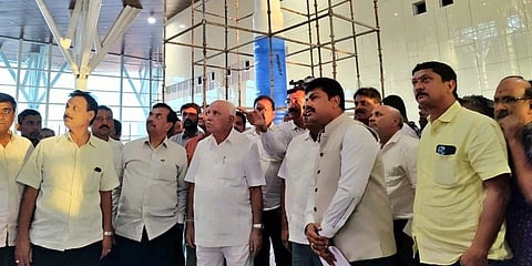 ವಿಮಾನ ನಿಲ್ದಾಣ ಕಾಮಗಾರಿ ಪರಿಶೀಲಿಸಿದ ಯಡಿಯೂರಪ್ಪ