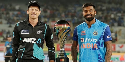 ಹಾರ್ದಿಕ್ ಪಾಂಡ್ಯ ಮತ್ತು ಮಿಚೆಲ್ ಸ್ಯಾಂಟ್ನರ್