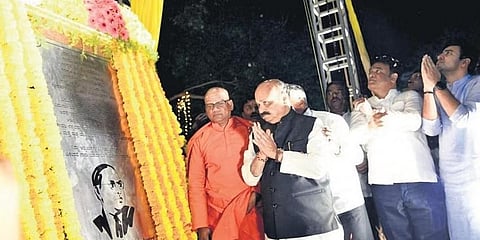 ಬೆಂಗಳೂರಿನಲ್ಲಿ 15 ಕೋಟಿ ರೂಪಾಯಿ ವೆಚ್ಚದಲ್ಲಿ ನಿರ್ಮಿಸಿರುವ ಬಿಆರ್ ಅಂಬೇಡ್ಕರ್ ಕ್ರೀಡಾಂಗಣವನ್ನು ಮುಖ್ಯಮಂತ್ರಿ ಬಸವರಾಜ ಬೊಮ್ಮಾಯಿ ಭಾನುವಾರ ಉದ್ಘಾಟಿಸಿದರು.