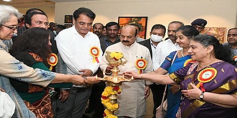 ಚಿತ್ರಸಂತೆ ಉದ್ಘಾಟನಾ ಕಾರ್ಯಕ್ರಮದಲ್ಲಿ ಸಿಎಂ ಬಸವರಾಜ ಬೊಮ್ಮಾಯಿ, ಸಚಿವ ಡಾ.ಸಿ.ಎನ್. ಅಶ್ವತ್ಥ ನಾರಾಯಣ ಮತ್ತಿತರರು