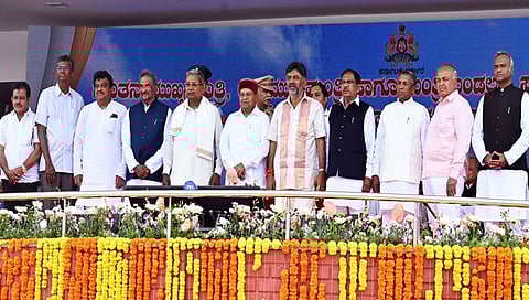ಸಂಪುಟ ಸಹೋದ್ಯೋಗಿಗಳೊಂದಿಗೆ ಸಿದ್ದರಾಮಯ್ಯ