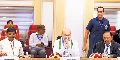 ಎಲ್ಡಬ್ಲ್ಯುಇ ಪೀಡಿತ ರಾಜ್ಯಗಳ ಭದ್ರತಾ ಪರಿಸ್ಥಿತಿ ಅವಲೋಕನದ ಸಂದರ್ಭದಲ್ಲಿ ಗೃಹ ಸಚಿವ ಅಮಿತ್ ಶಾ