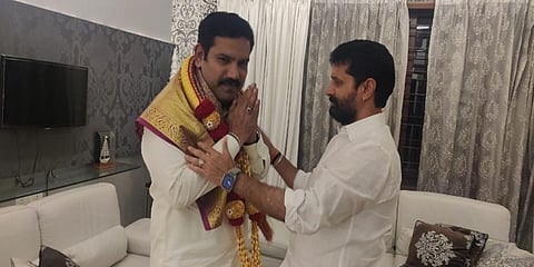 ಮಾಜಿ ಸಚಿವ ಸಿ.ಟಿ.ರವಿ ಅವರನ್ನು ಭೇಟಿಯಾಗಿ ದೀಪಾವಳಿ ಹಬ್ಬದ ಶುಭಕೋರಿ ಮಾರ್ಗದರ್ಶನ ಪಡೆದ ಬಿ ವೈ ವಿಜಯೇಂದ್ರ