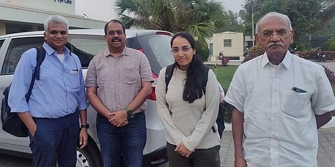ಶಿವಮೊಗ್ಗಕ್ಕೆ ಕಾರಿನಲ್ಲಿ ತೆರಳಿದ ಪ್ರಯಾಣಿಕರು