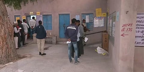 ಮತದಾನ ಪ್ರಗತಿಯಲ್ಲಿ