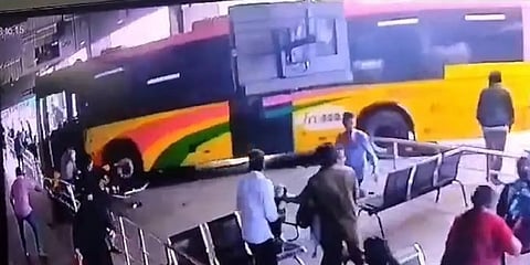 ಆಂಧ್ರಪ್ರದೇಶದಲ್ಲಿ ಬಸ್ ಅಪಘಾತ (ಸಂಗ್ರಹ ಚಿತ್ರ)