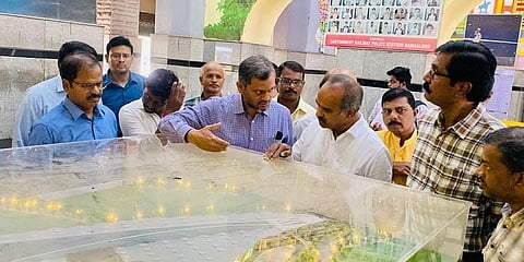 ಬೆಂಗಳೂರು ಸೆಂಟ್ರಲ್ ಸಂಸದ ಪಿಸಿ ಮೋಹನ್ ಬೆಂಗಳೂರು ಕಂಟೋನ್ಮೆಂಟ್ ರೈಲು ನಿಲ್ದಾಣದಲ್ಲಿ ಪುನರಾಭಿವೃದ್ಧಿ ಯೋಜನೆಯನ್ನು ಪರಿಶೀಲಿಸಿದರು