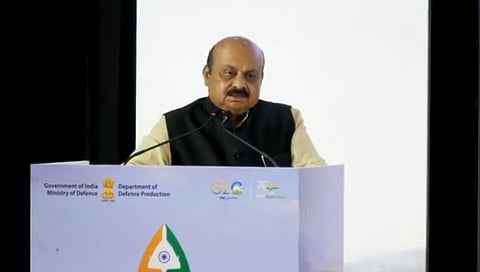 ಏರೋ ಇಂಡಿಯಾ 2023 ರ ಕರ್ಟನ್ ರೈಸರ್ ಕಾರ್ಯಕ್ರಮದಲ್ಲಿ ಮಾತನಾಡುತ್ತಿರುವ ಸಿಎಂ ಬೊಮ್ಮಾಯಿ.