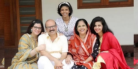 ಡಾ ಶೀನ ಮತ್ತು ಶಕ್ಕೂರು ತಮ್ಮ ಮಕ್ಕಳೊಂದಿಗೆ