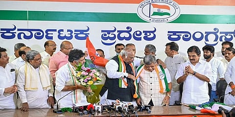 ಇಂದು ಬೆಂಗಳೂರಿನಲ್ಲಿ ಜಗದೀಶ್ ಶೆಟ್ಟರನ್ನು ಪಕ್ಷಕ್ಕೆ ಬರಮಾಡಿಕೊಂಡ ಕಾಂಗ್ರೆಸ್ ನಾಯಕರು