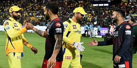 ಐಪಿಎಲ್ 2023 ಆವೃತ್ತಿಯ ಪಂದ್ಯದ ವೇಳೆ ಸಿಎಸ್ಕೆ-ಆರ್ಸಿಬಿ ಆಟಗಾರರು