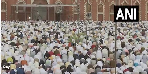 ಮಸೀದಿಗಳಲ್ಲಿ ವಿಶೇಷ ಪ್ರಾರ್ಥನೆ ಚಿತ್ರ