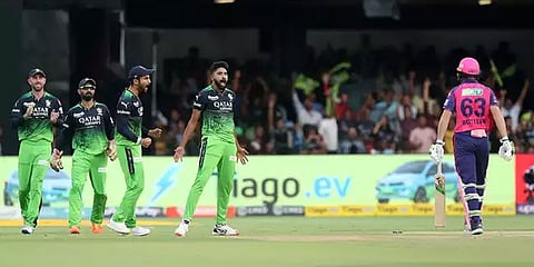 ವಿಕೆಟ್ ಪಡೆದ ಸಂಭ್ರಮದಲ್ಲಿ ಮಹಮದ್ ಸಿರಾಜ್
